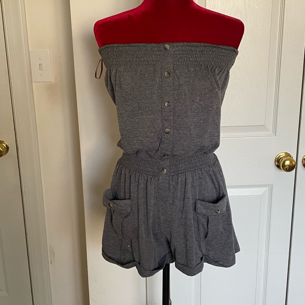 Gray sleeveless romper